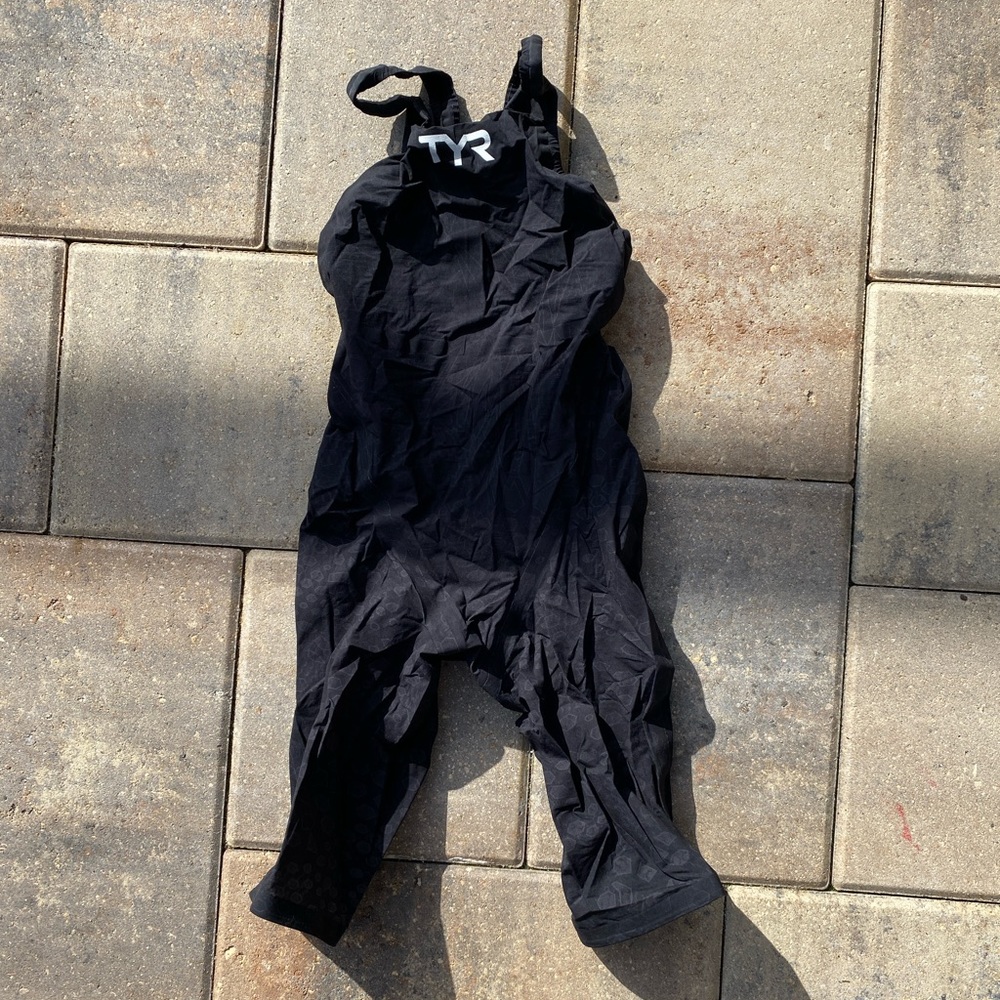 TYR Open-back kneeskin